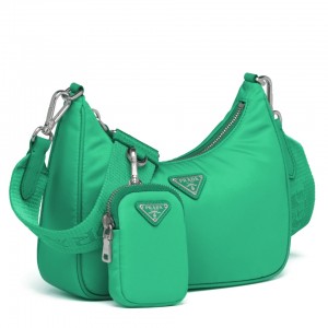 Prada Re-Edition 2005 Shoulder Bag in Green Re-Nylon