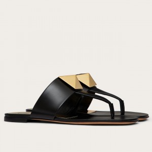 Valentino One Stud Flat Thong Sandals In Black Calfskin