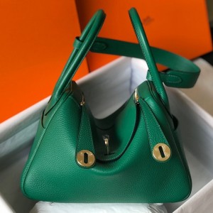 Hermes Lindy 26cm Bag in Malachite Clemence Leather with GHW
